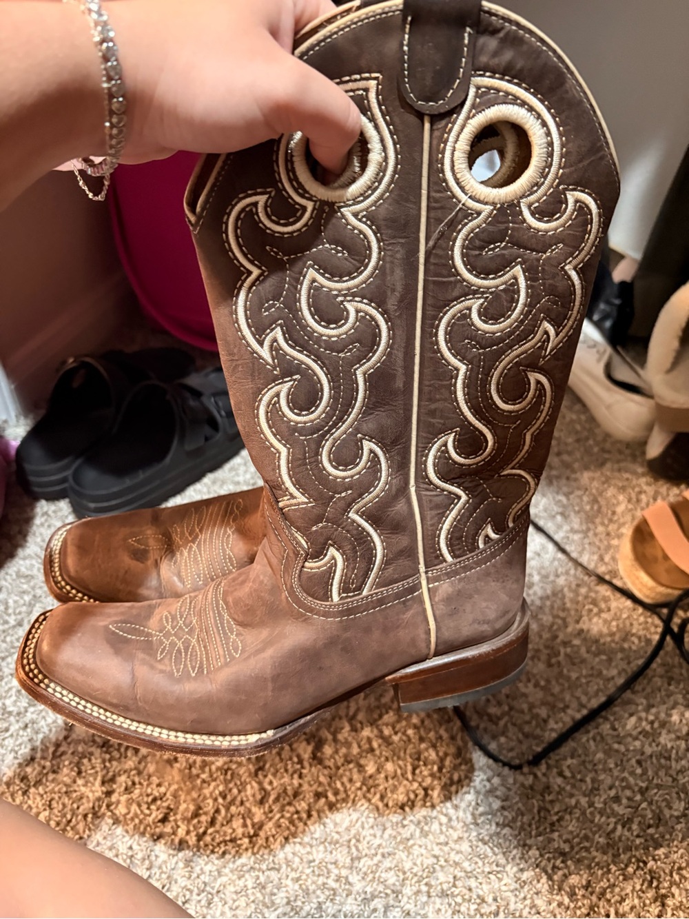 Circle G Brown Leather Western Cowboy Boots with Cream Stitching